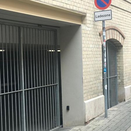 Moderne Galeriewohnung Mit Balkon Und Stellplatz Am Wenigemarkt Erfurt Exterior photo